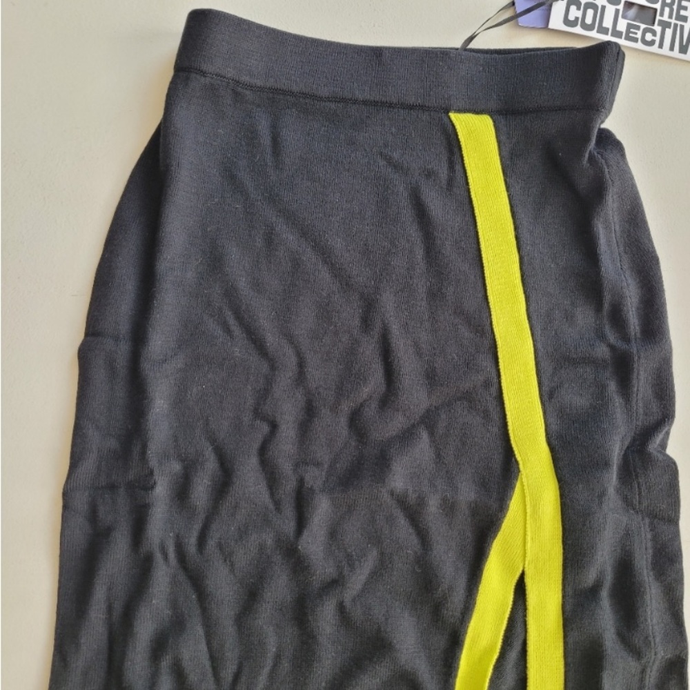 NEW! Future Collective High-Waisted
Designer Pencil Skirt Kahlana Barfield Brown - Picture 4 of 10